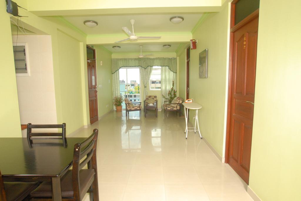 House Clover Male Exterior photo